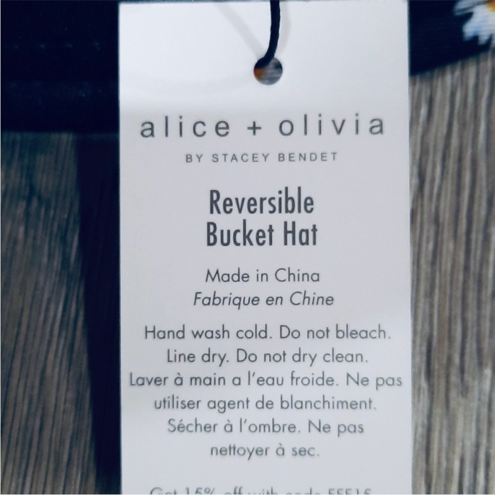 Alice + Olivia Reversible Bucket Hat - Picture 4 of 7